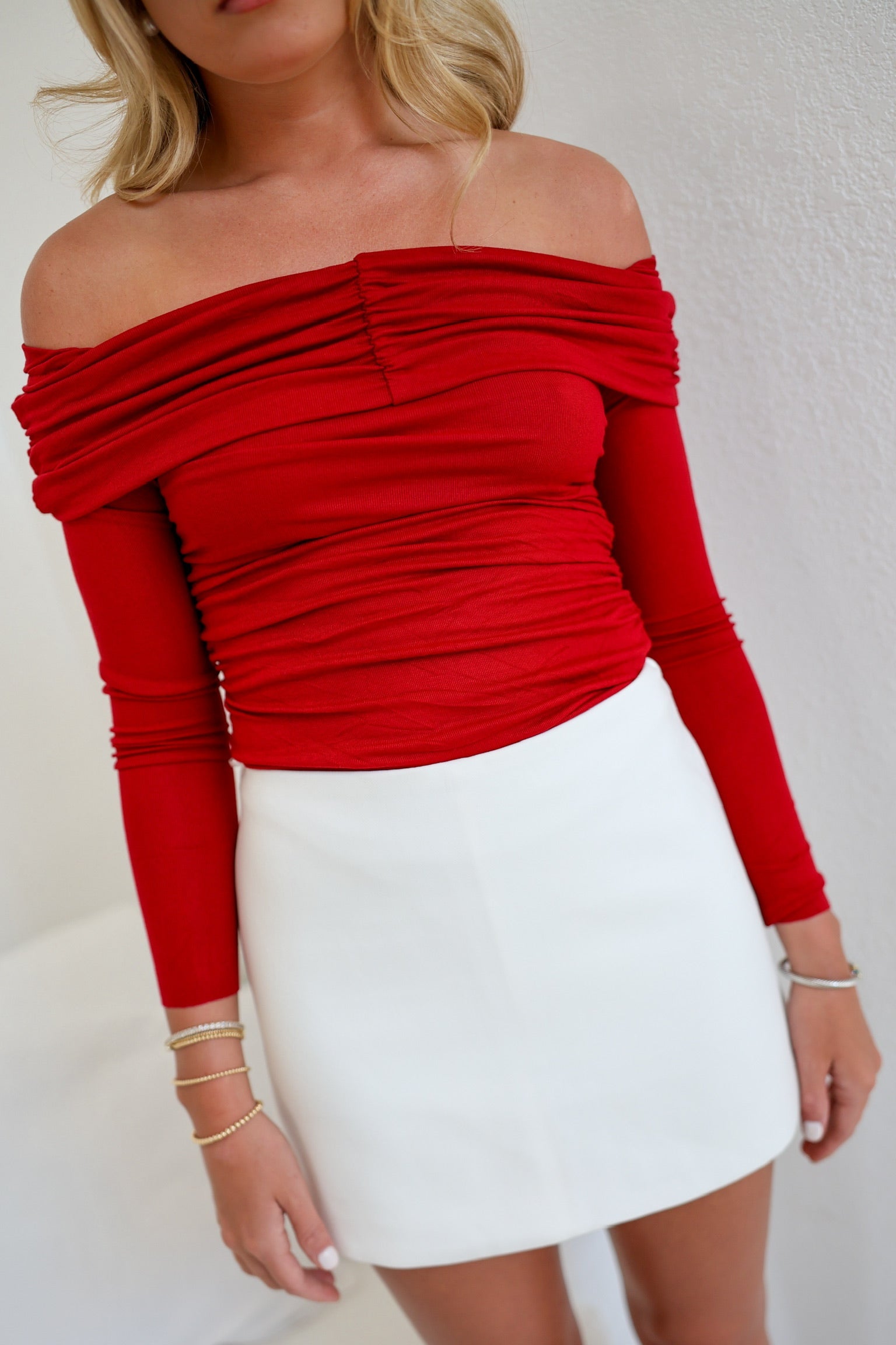 Saylor Off The Shoulder Bodysuit -Scarlet