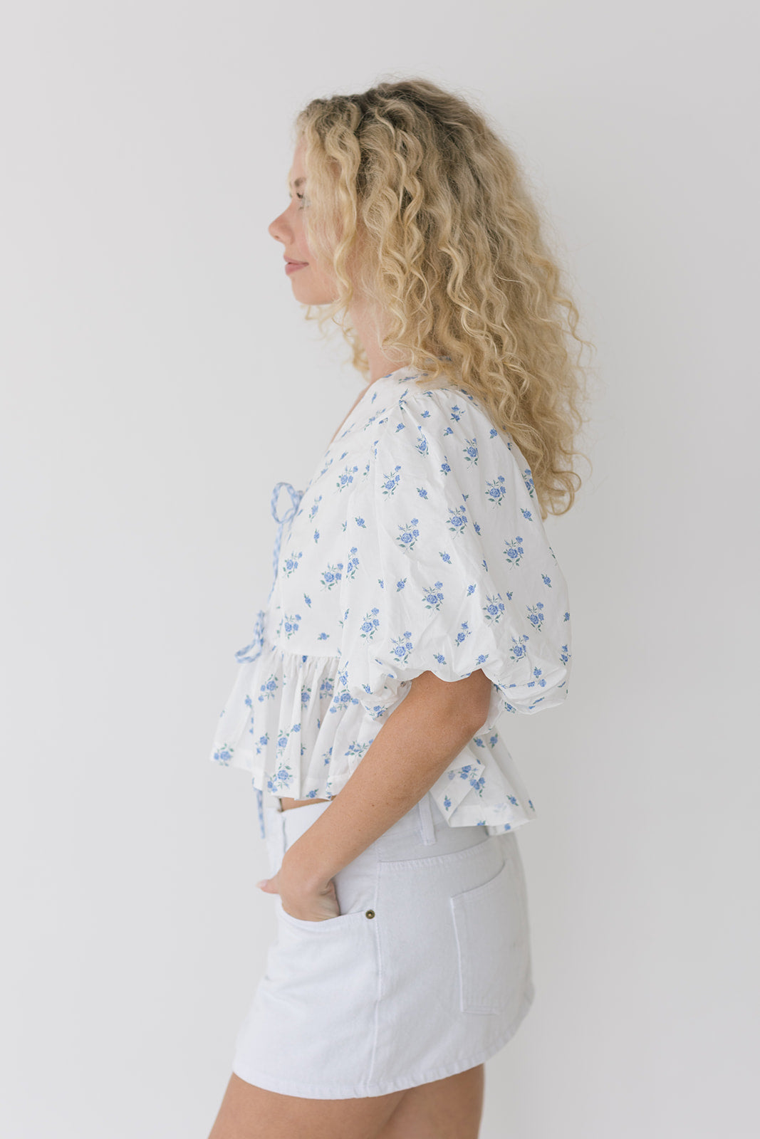 Lia Ditzy Floral Crop Top - Blue